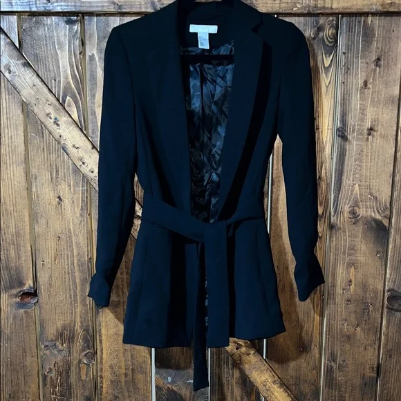 H&M Classic Black Blazer - Picture 2 of 9